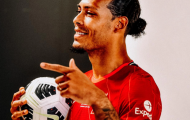 Van Dijk tạo dáng khoe cá tính trước CK Carabao Cup