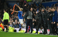 Frank Lampard gãy tay trong chiến thắng của Everton