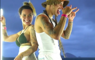 Vợ Coutinho diện bikini, quẩy cực nhiệt ở tiệc bể bơi