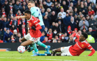 'Vào vai' trung vệ, Elanga kéo dài chuỗi ngày ác mộng của Rashford