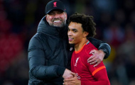 Liverpool hòa vất vả, Alexander-Arnold tiết lộ phản ứng của Klopp sau hiệp 1