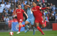 Liverpool suýt trả giá vì sự chủ quan của Van Dijk