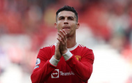 Gọi Ronaldo là cầu thủ vĩ đại nhất, sao trẻ M.U bị Aguero phản pháo