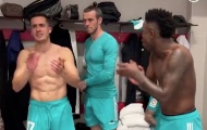 Bale phản ứng kỳ lạ khi đồng đội ăn mừng điên cuồng