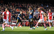 Ian Wright sốc vì hành động của Fenandes với Ronaldo