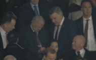 Big Sam xin chữ ký Sir Alex, khán giả Old Trafford thích thú