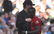 Khó chịu Salah, Sadio Mane 'đi đêm' với Gã khổng lồ