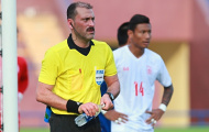 Trọng tài SEA Games xin dừng trận đấu để uống nước