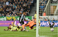 Bị Newcastle bóp nghẹt, Arsenal vỡ mộng Champions League