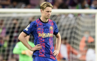 Ten Hag liên tục nói chuyện với De Jong