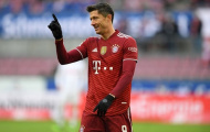 Lewandowski lại xát muối Bayern