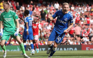 Van de Beek có quà ra mắt Ten Hag