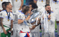 Arnold nhảy múa trong vòng cấm, Modric bực mình vì Casemiro
