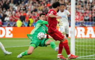 Courtois nói thẳng cơ hội trong cuộc cạnh tranh QBV với Benzema