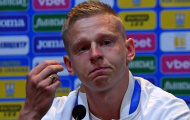 Zinchenko bật khóc trong buổi họp báo playoff World Cup