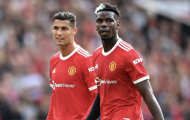 Pogba chỉ biết ngước nhìn Ronaldo