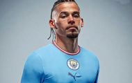 M.U bị chỉ trích vì để mất tiền vệ 45 triệu vào tay Man City