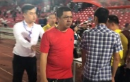Trọng tài FIFA bị CĐV Hải Phòng nhổ nước bọt vào mặt