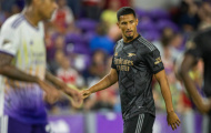 Đại diện Saliba 'đi đêm', Arsenal chưng hửng