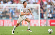 Real cạnh tranh 'máy phối bóng' với Man Utd