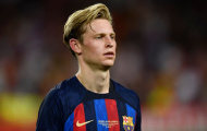De Jong khiến chủ Chelsea muối mặt