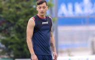 Ozil ra mắt, đội nhà thua thảm 1-7