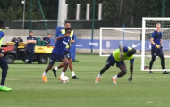 Sterling khiến Koulibaly chới với