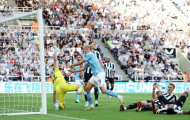 Man City thoát hiểm ngoạn mục trong trận cầu điên rồ với Newcastle