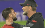 HLV Klopp túm cổ Bruno Fernandes sau trận thua