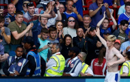 Bom tấn của Chelsea tạm biệt CĐV Everton