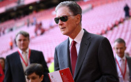 Chuyển nhượng kém, fan Liverpool hét vào mặt ông chủ John Henry