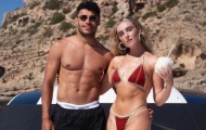 Chuyện tình ca sĩ - cầu thủ của Alex Oxlade-Chamberlain