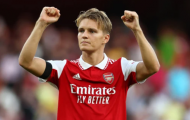 HLV Brentford so sánh sao Arsenal với De Bruyne