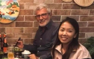 Huỳnh Như gặp HLV Henrique Calisto