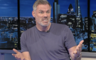 Carragher nêu lý do loại Liverpool khỏi cuộc đua vô địch