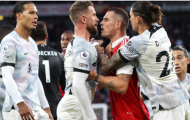 Gây sự với Gabriel, Xhaka giải quyết Henderson