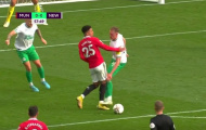 M.U mất trắng 1 quả penalty trước Newcastle?