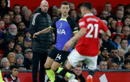 Antony biến 2 cầu thủ Tottenham thành kẻ học việc