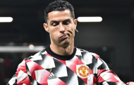 'Cánh tay phải' của Sir Alex bênh vực Ronaldo
