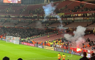 Bạo loạn xảy ra ở trận Arsenal - PSV