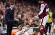 Dùng 'thiết đầu công', mục tiêu của Arsenal - Liverpool ăn ngay thẻ đỏ