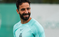 HLV Sporting Lisbon bảo vệ Ronaldo