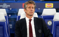 Van der Sar không loại trừ khả năng tái ngộ Man Utd