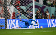 Guillermo Ochoa lại bật “chế độ World Cup”