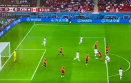 Hazard chuyền lỗi cho cầu thủ Canada, trọng tài biên căng cờ báo việt vị