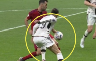 VAR lại gây tranh cãi