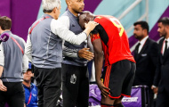 Tự oán trách bản thân, Lukaku gục lên Henry khóc nức nở