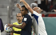 HLV tuyển Pháp: Kounde mê tín nên đeo dây chuyền khi thi đấu