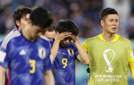 Cầu thủ Nhật Bản đá hỏng 11 m khóc nức nở
