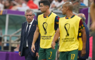 Ronaldo câm nín khi HLV Santos dùng chiêu độc loại thẳng tay